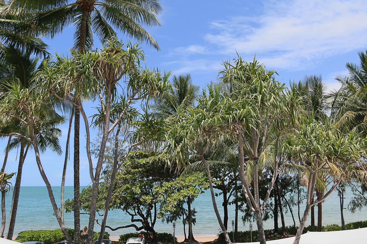 Drift Palm Cove Hotel Bagian luar foto