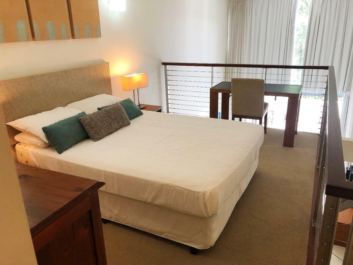 Drift Palm Cove Hotel Bagian luar foto